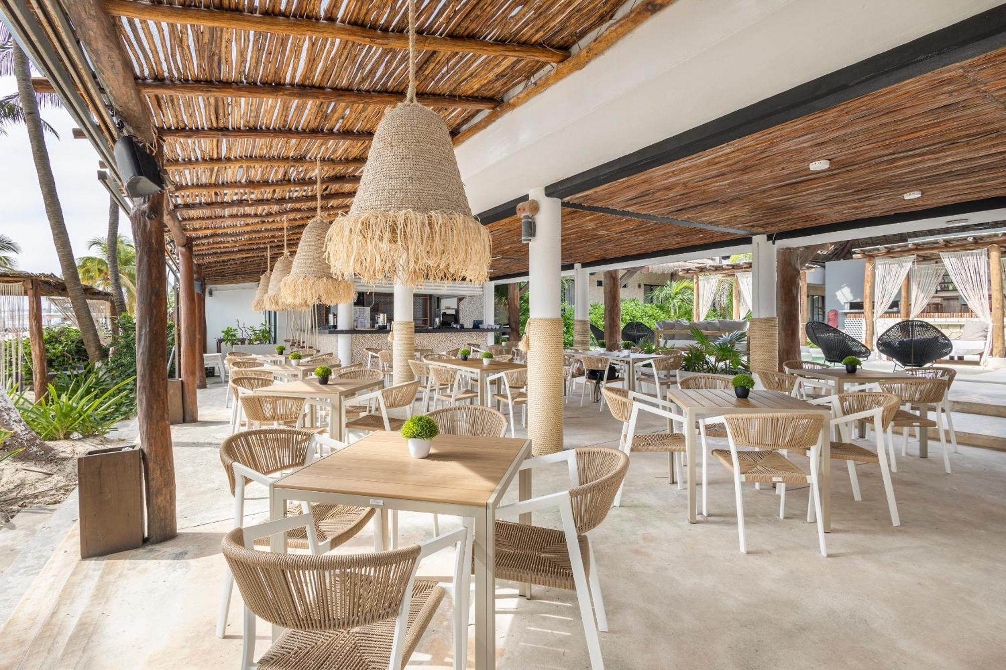 Areia Playa Del Carmen - Beach Front Hotel Екстериор снимка